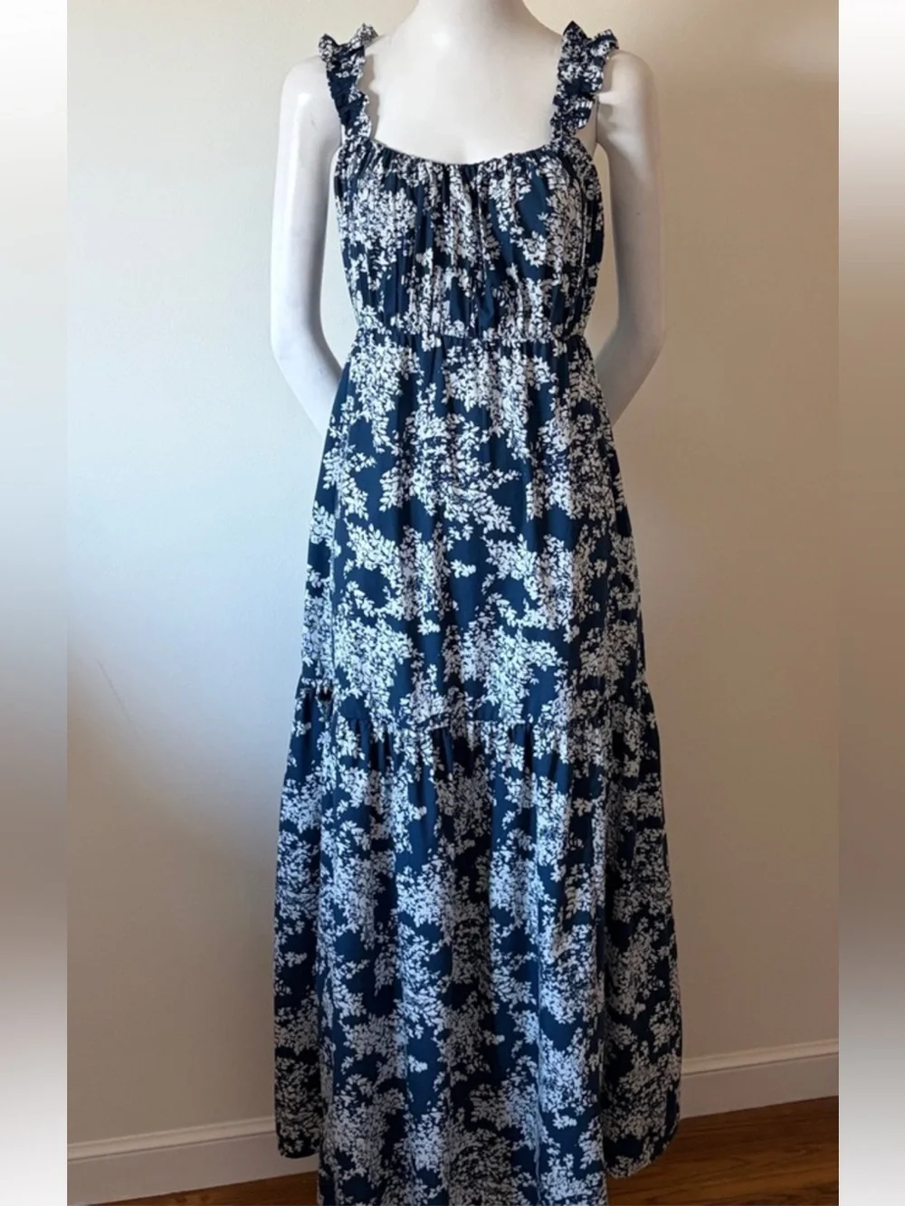 Abercrombie & Fitch | Stunning Navy & White Flowing Maxi Dress | Size: Medium